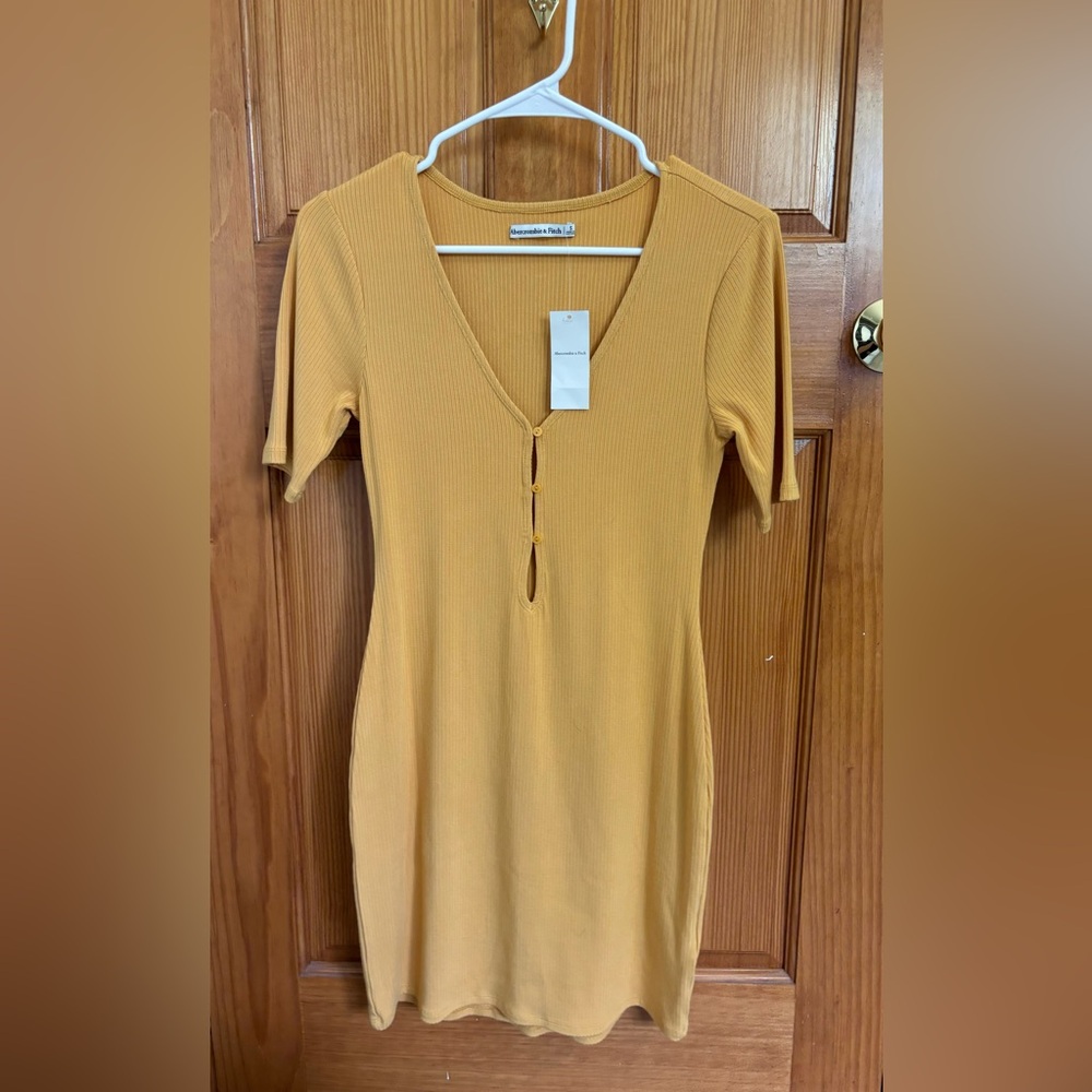 NWT Abercrombie & fitch yellow short sleeved dress
